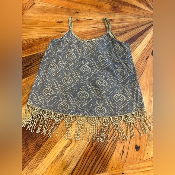 BKE Tops - Gimmicks BKE tank with crochet fringe